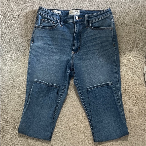 Universal Thread Women's Blue Jeans - Picture 1 of 4